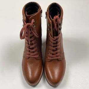 Naturalizer.  Callie 2. Lace up. Boots. Size 9. NIB.